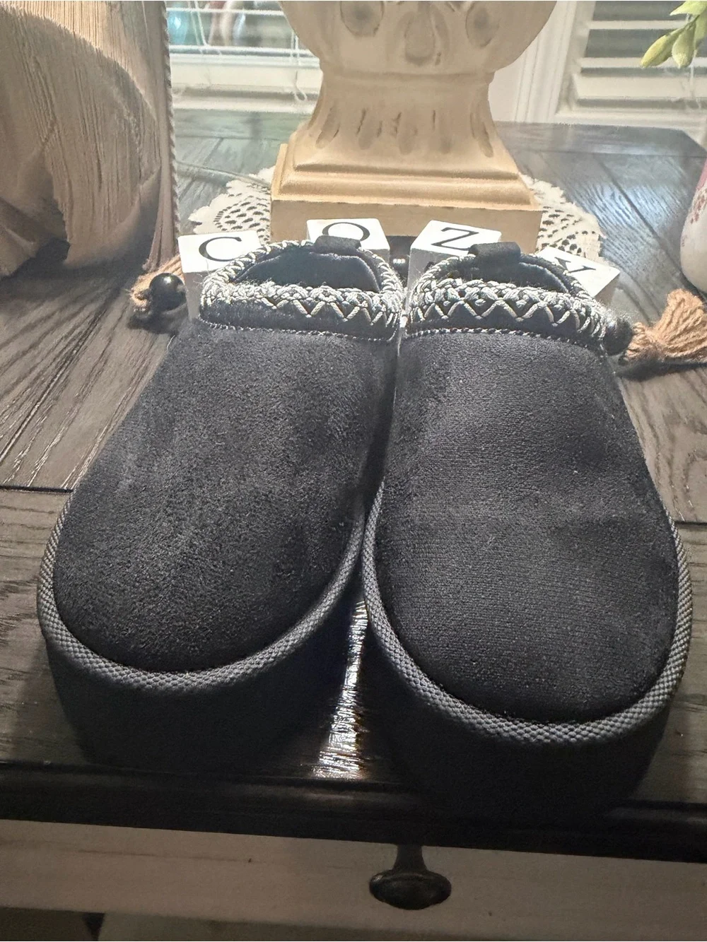 Girl’s Mudd Stormy platform clogs/slippers size 11 very good condition.